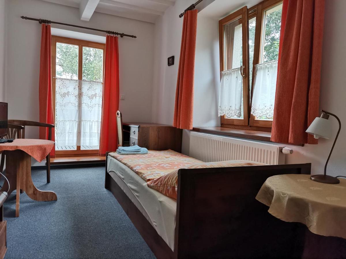 Penzion Pod Zámkem Zruc nad Sazavou Esterno foto