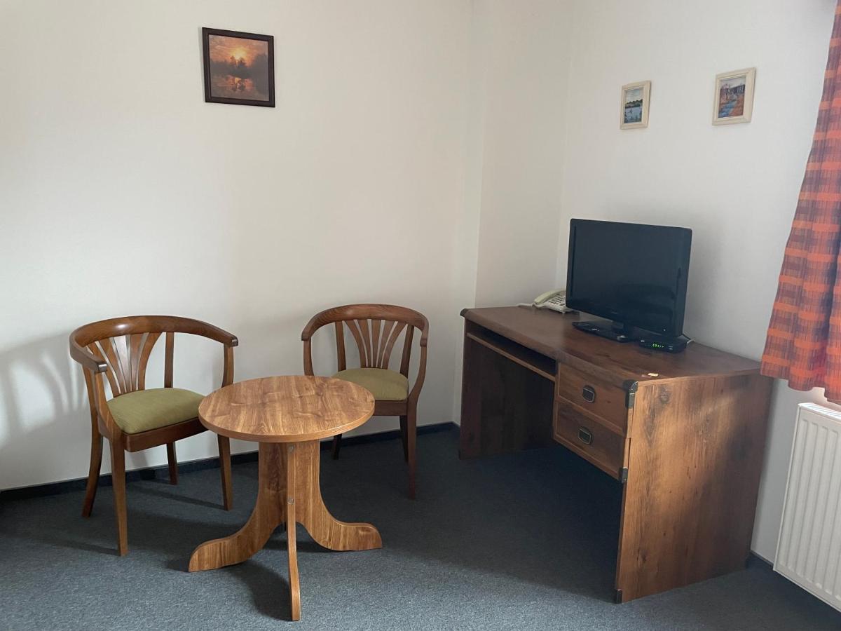 Penzion Pod Zámkem Zruc nad Sazavou Esterno foto