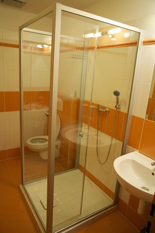 Penzion Pod Zámkem Zruc nad Sazavou Esterno foto
