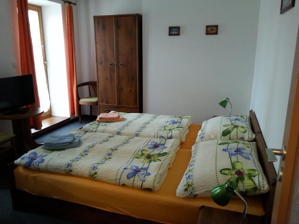 Penzion Pod Zámkem Zruc nad Sazavou Esterno foto