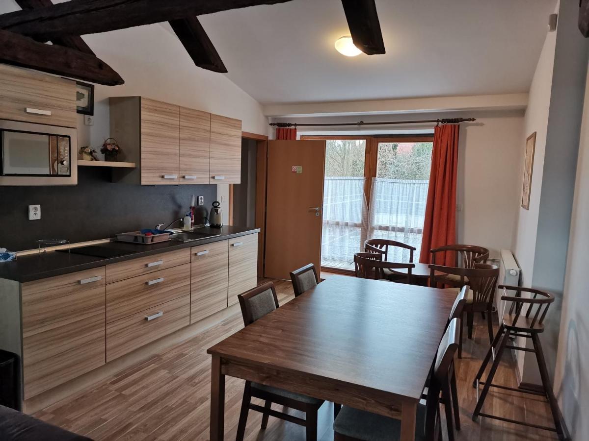 Penzion Pod Zámkem Zruc nad Sazavou Esterno foto